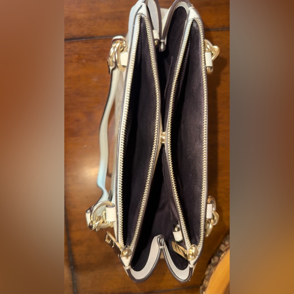 Coach Brooke Carryall - Like New - Picture 5 of 15